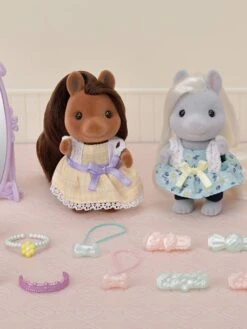 Les Amies Poney Et Leur Kit De Coiffure - SYLVANIAN FAMILIES Blanc - Sylvanian 13 Les Amies Poney Et Leur Kit De Coiffure - SYLVANIAN FAMILIES Blanc - Sylvanian -Périphériques Pour Enfants les amies poney et leur kit de coiffure sylvanian families 5