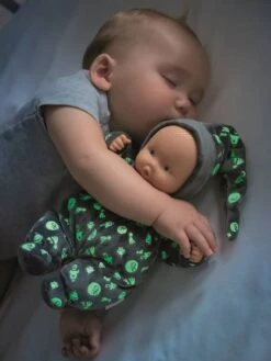 Poupée Babipouce Brille Dans La Nuit COROLLE Gris Fonce Uni Avec Decor - Corolle -Périphériques Pour Enfants poupee babipouce brille dans la nuit corolle 3